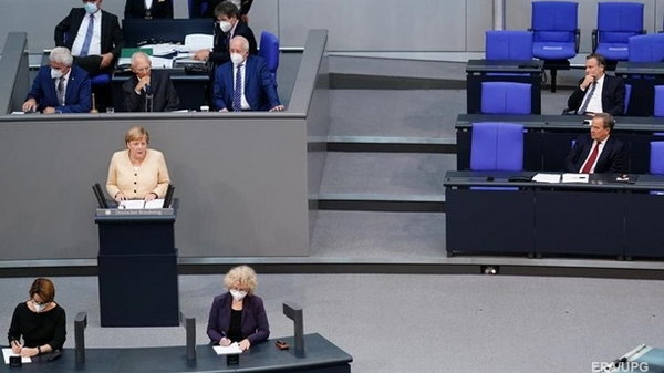 Меркель в последний раз выступила в Бундестаге