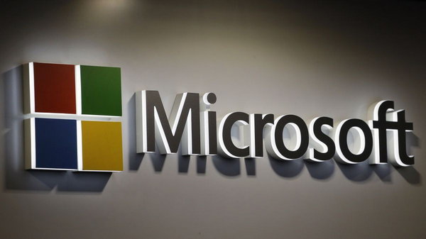 Microsoft інвестує в ШІ майже три млрд доларів