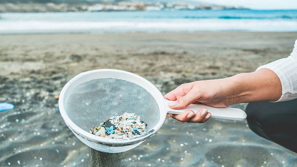 Пластикового мусора в океане оказалось в 10 раз больше, чем считалось