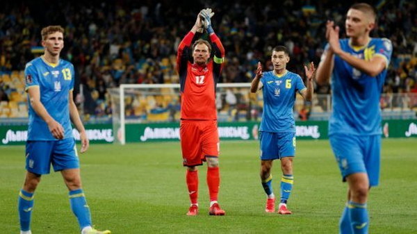 Семь футболистов покинули расположение сборной Украины