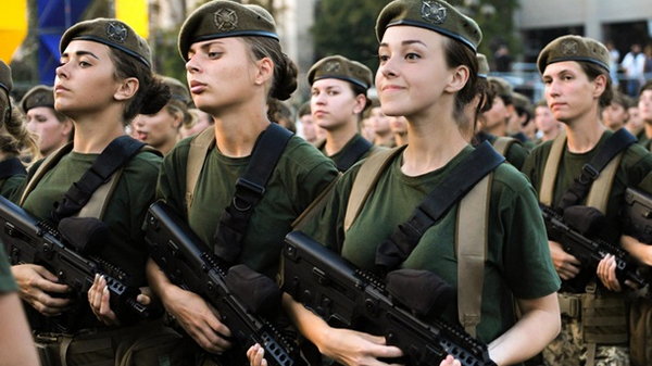 Зеленская рассказала, сколько женщин защищает Украину