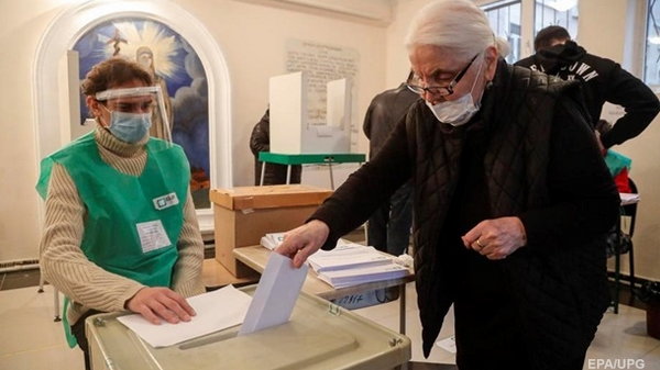 На выборах в Грузии правящая партия ушла в отрыв