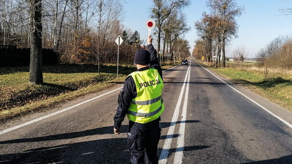 Украинца задержали в Польше за перевозку нелегалов из Беларуси