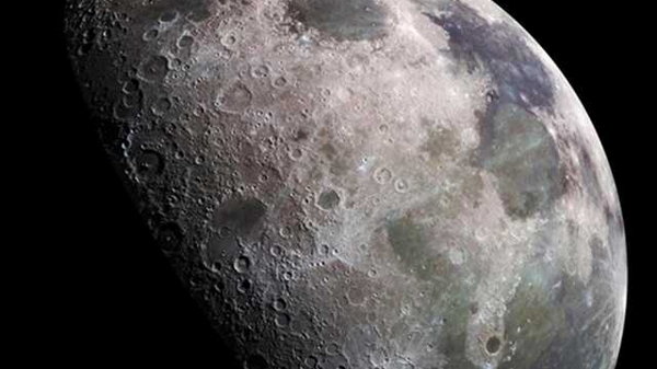 Китайские ученые нашли на Луне воду