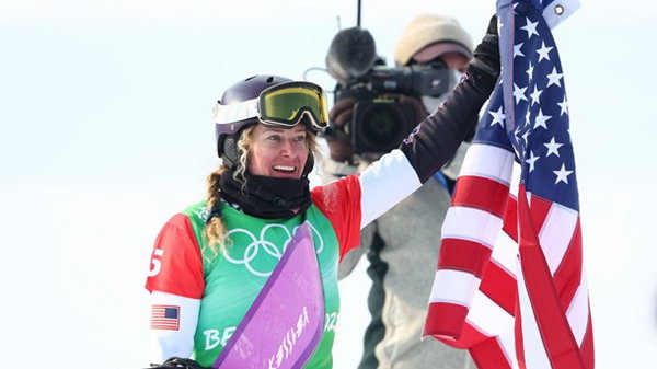 Олимпиада-2022: Золото в сноуборд-кроссе выигрывает 36-летняя американка