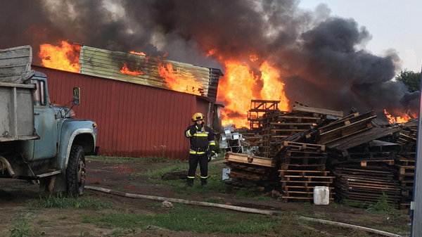 Во Львовской области произошел масштабный пожар на складе