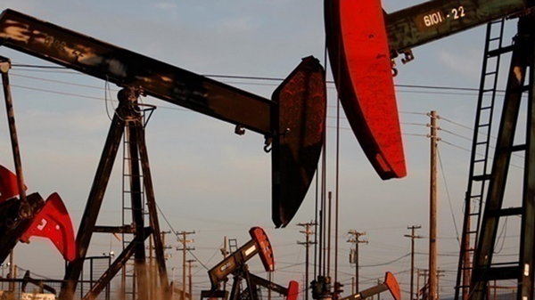 Ціна на нафту закріпилася нижче 80 доларів