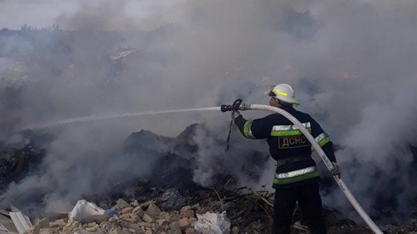 У Кіровоградській області ППО знищила ракету та дрон, виникла пожежа
