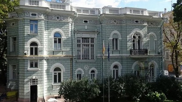 ФРН обіцяє Росії відповідь на обмеження для посольств і представництв