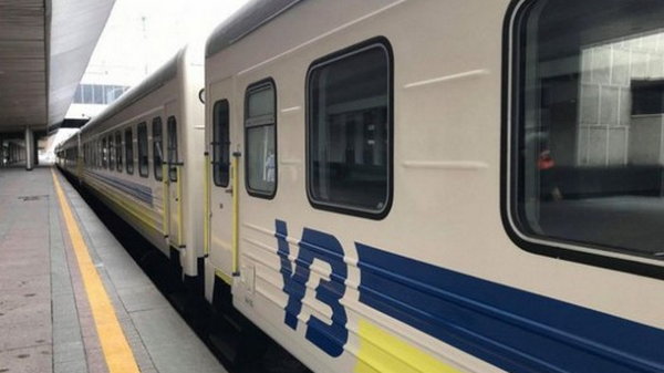 Укрзализныця запустит восемь временных поездов