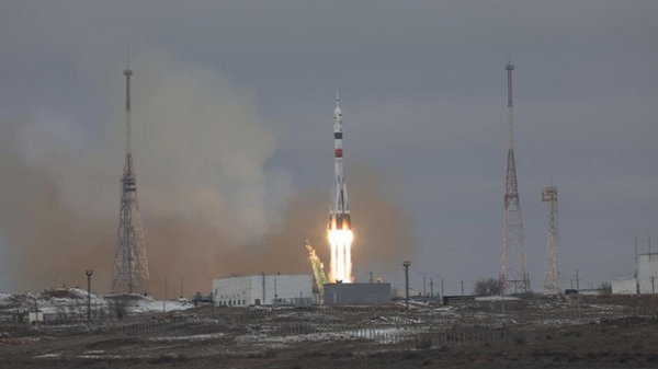 Росія запустила ракету Союз з новим екіпажем МКС