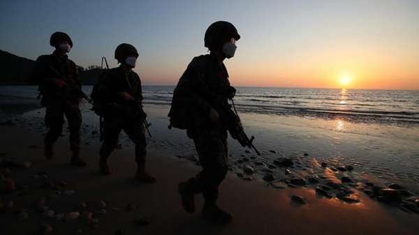 КНДР обстріляла море біля кордону з Південною Кореєю