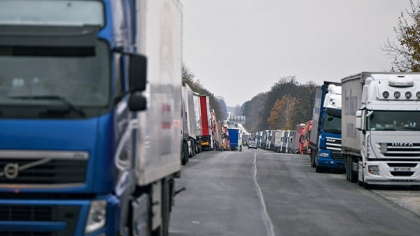 Ціни на перевезення зросли на 15-20% через блокування кордону України