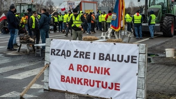 Уряд Польщі звернувся до фермерів перед повною блокадою кордону