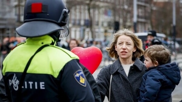 В Нидерландах карантин продлили еще на месяц