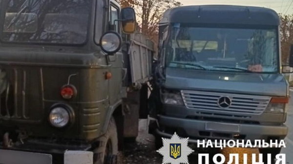 На Київщині маршрутка збила на смерть двох чоловіків