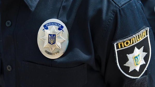 У Харкові затримали дівчину, яка вдарила поліцейського