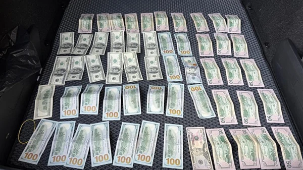 На Закарпатті прикордонник відмовився від хабаря у $10 тисяч