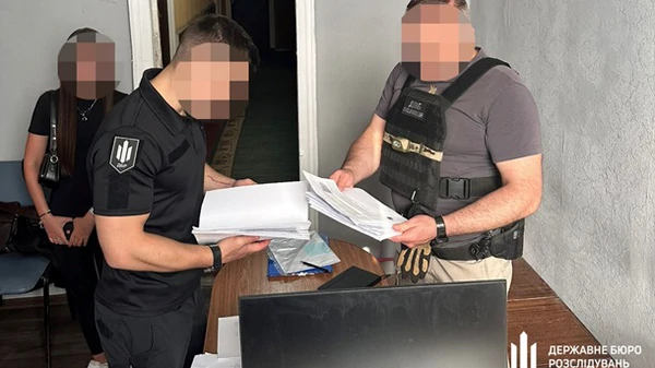 Влаштував ухилянту супровід: правоохоронцю з Харкова оголосили підозру