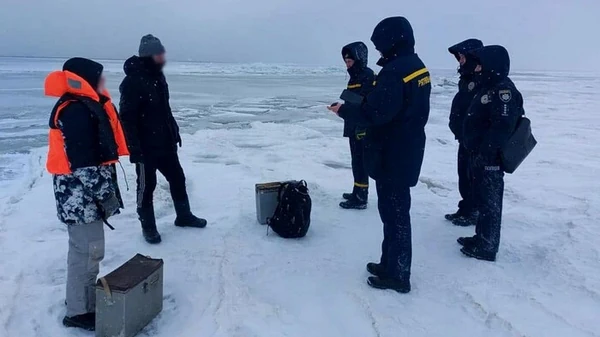 В Україні за добу четверо людей провалились під лід і загинули