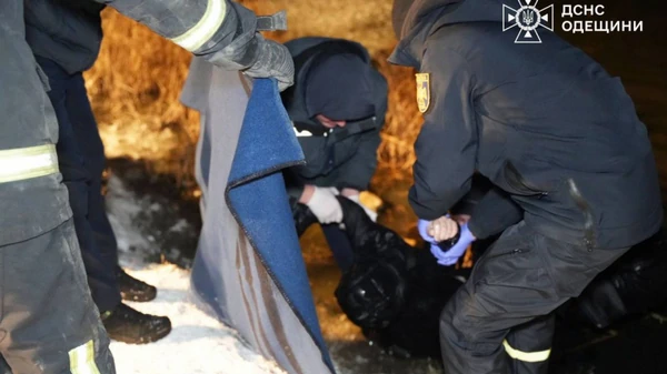 В Україні за добу четверо людей провалились під лід і загинули