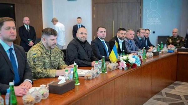 Другий день переговорів в Абу-Дабі розпочався