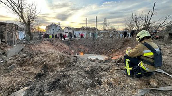 У Миколаєві обстрілом пошкоджено навчальний заклад і багатоповерхівку