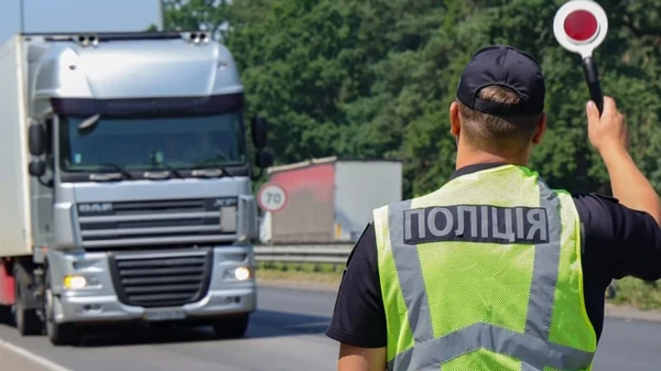 У Києві через спеку обмежили рух вантажівок