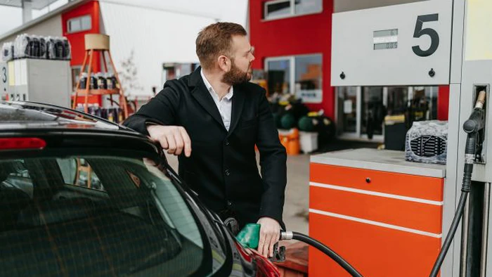Чому пальне подорожчало майже на 40% за рік: пояснення НБУ