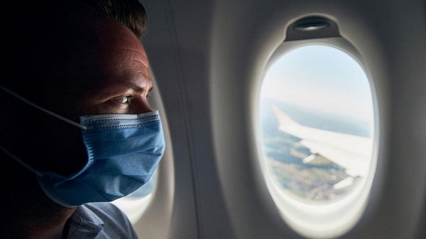 В США авиапассажира оштрафовали на $10 тысяч за отказ надеть маску